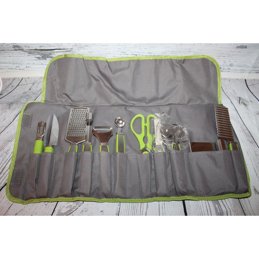 Wolfgang Puck Roll Up Carrying Case Garnish Bar Set Lots of Pieces NEW Green